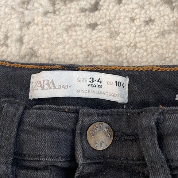 Zara Baby jeans (2 pair) - size 3-4 Toddler - Picture 3 of 7